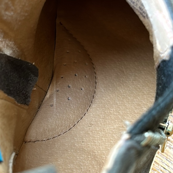 Sofft gray suede Britton Zip style booties.  Excellent used condition. Size 8. - Picture 11 of 13